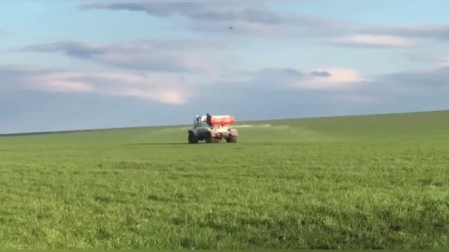 UNIA MX 1000 - разбрасыватель минеральных удобрений на базе грузового автомобиля ГАЗ смотреть онлайн