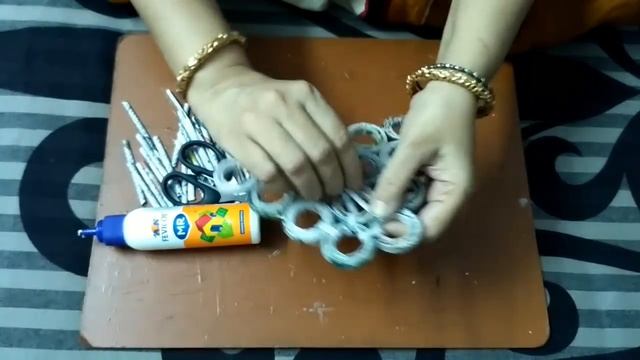 How to make a Newspaper Centre Piece /Best out of waste смотреть онлайн