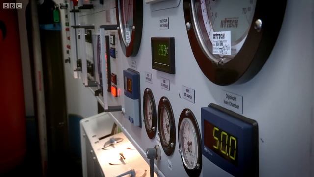 How the Body Reacts to Pressure | Earth Lab смотреть онлайн