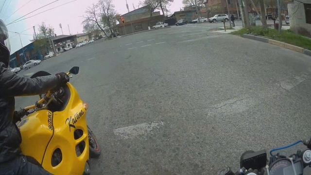 Зарубы на литровых спортбайках | Интенсивный круг по городу смотреть онлайн