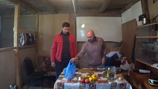 Строим беседку и готовим семгу на углях смотреть онлайн