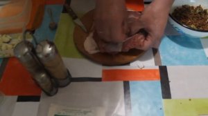 Солим пузанину (подчеревок) сухим способом