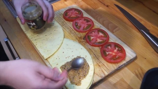 Рецепт с пачки # 42 бургер Сытный Джо и ролл Тунец-молодец (2 рецепта быстрых сэндвичей) смотреть онлайн