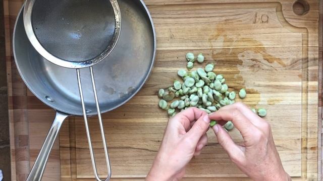 Fresh and Simple Buttery Fava Beans (Broad Beans) Recipe - Eat Simple Food смотреть онлайн