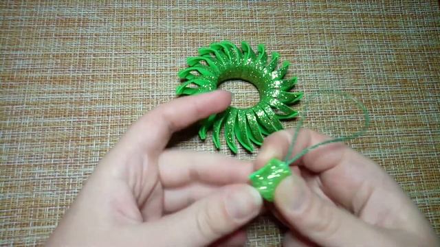 Елочные игрушки своими руками. Новогодние украшения своими руками. Игрушки на елку своими руками. смотреть онлайн