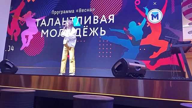 Программа "Весна" в "Депо.Три вокзала", 02.04.2023. Варвара бутко, песня "Зачем мы любим тех?" смотреть онлайн