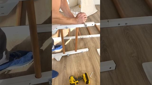 Сборка и монтаж шведской стенки "Сканди" от Доскорт смотреть онлайн