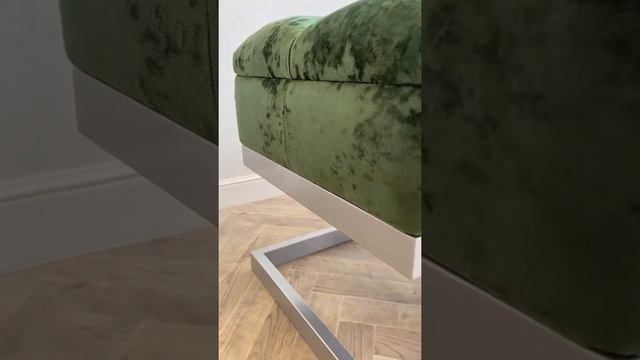 Банкетка на металлическом каркасе в порошковой покраске серебро Ткань Краш 11 смотреть онлайн