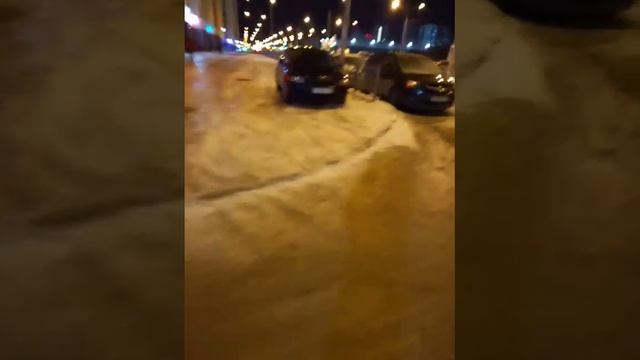 Екатеринбург, Рябинина, 21, 06-30, парковка на тротуаре. смотреть онлайн