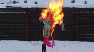 Сжигание чучела на Масленице
