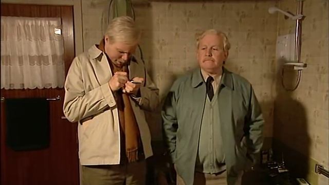 Still Game Series 1 Episode 1- Flittin