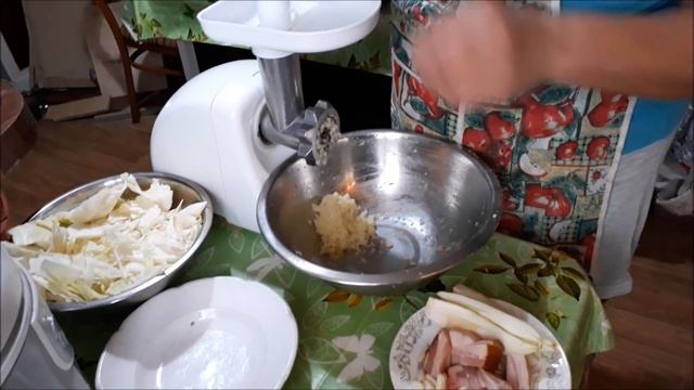 вареники (пельмени) с сырой картошкой и со свежей капустой смотреть онлайн