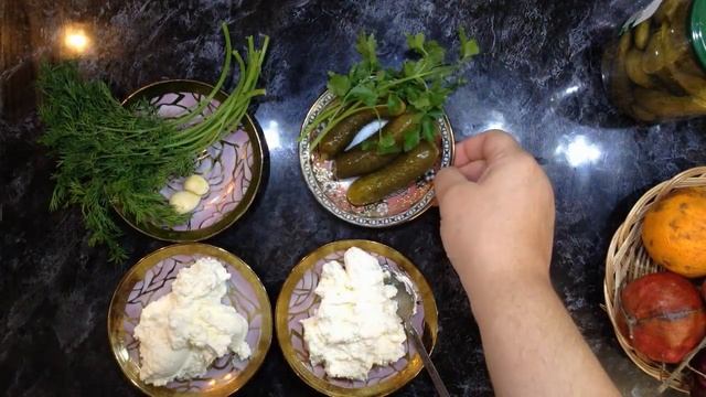 БЮДЖЕТНЫЙ СЛИВОЧНЫЙ СЫР ИЗ МАЦОНИ С ЗЕЛЕНЬЮ И СОЛЕННЫМИ ОГУРЦАМИ !Крем сыр простой и дешевый смотреть онлайн