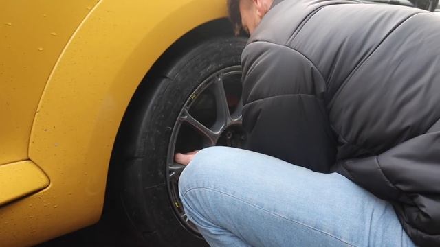 RENAULT MEGANE RS GETS NEW WHEELS!!! смотреть онлайн