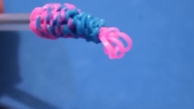 ЗМЕЯ на КАРАНДАШ из резинок Rainbow Loom Bands. Урок смотреть онлайн