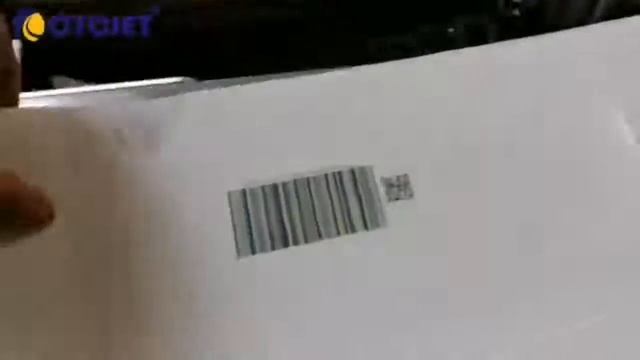 Как напечатать штрих-код QR с большим логотипом на струйном УФ-принтере высокого разрешения CYCJET смотреть онлайн