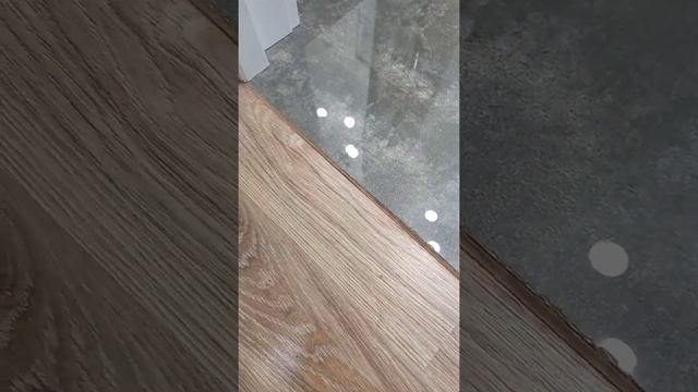 Стык ламината и плитки год спустя смотреть онлайн