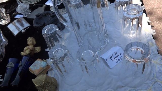 Блошиный рынок в Экс-ле Бен. Винтажная бижутерия. смотреть онлайн