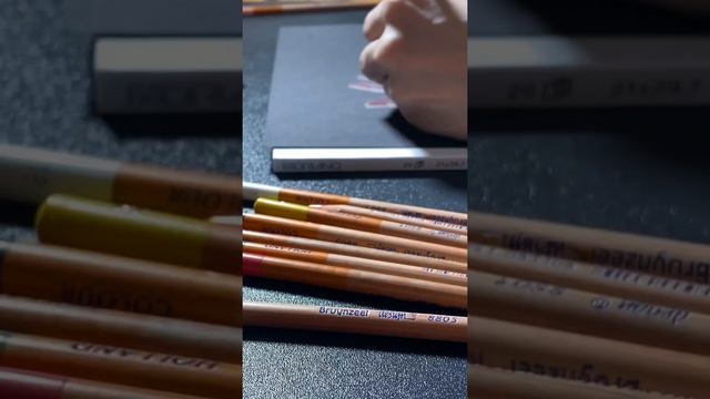 МАГИЯ ЧЁРНОЙ БУМАГИ И ЦВЕТНЫХ КАРАНДАШЕЙ #shorts #рисую смотреть онлайн
