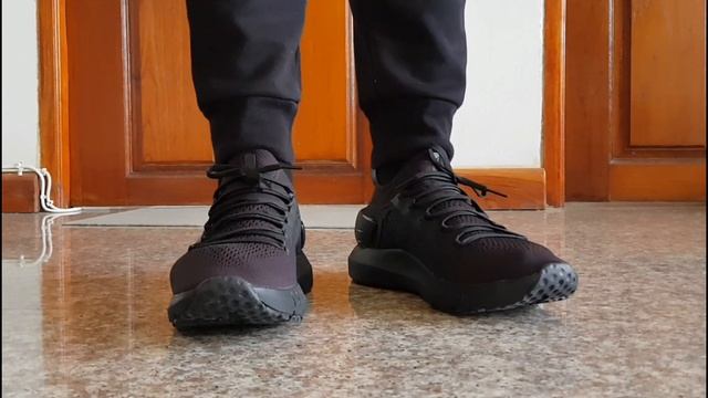 รีวิว [Review] Under Armour Phantom HOVR SE Black смотреть онлайн