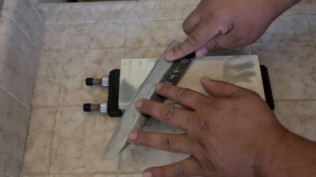 Kurosaki AS Kurouchi Gyuto 210mm 62 HRC sharpening on Imanishi 6000 grit whetstone смотреть онлайн