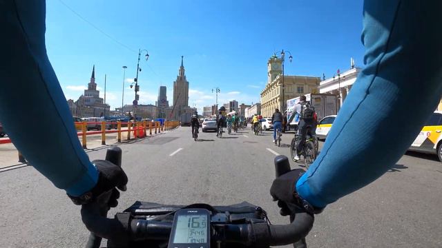 Веломай 2022 по Москве в 4К - ВДНХ, Велопарад, Вело1 смотреть онлайн