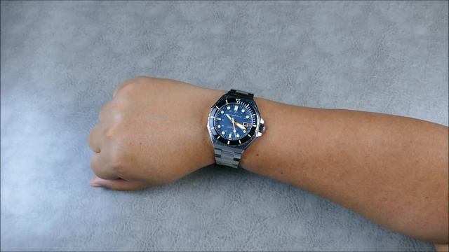 On the Wrist, from off the Cuff: Spinnaker – Dumas, Now on Bracelet with New Color Options смотреть онлайн