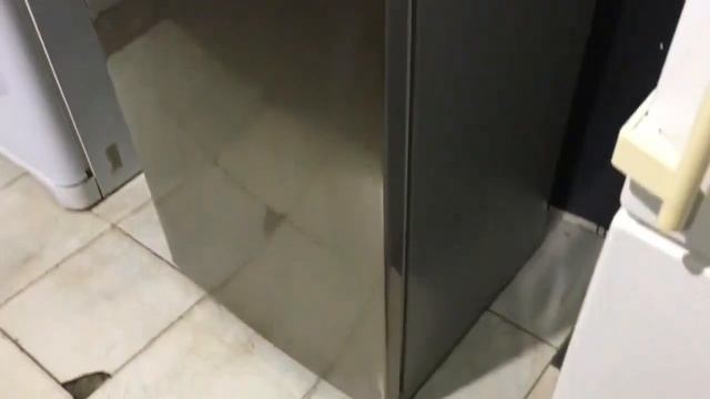 Холодильник ELECTROLUX ERD32090X смотреть онлайн