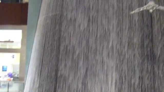 ДУБАИ. водопад с ныряльщикам за жемчугом в Дубай-Молл смотреть онлайн