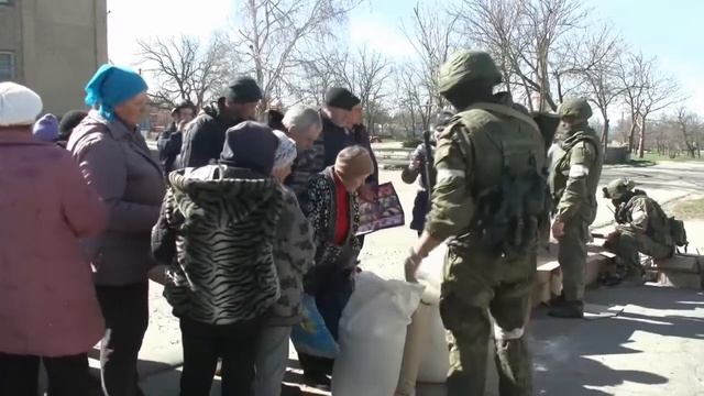 #СвоихНеБросаем Херсонская область выдача гуманитарной помощи смотреть онлайн