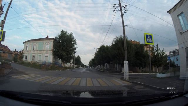 По пустым улицам Вольска, утро 9 августа 2019 г. смотреть онлайн