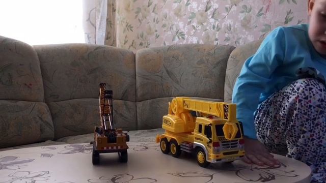 Миша и строительные машины смотреть онлайн