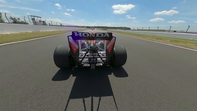 Follow Cam ? David Coulthard Laps Silverstone In The RB7 смотреть онлайн