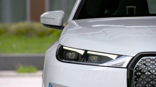 Новый BMW iX 2022 - светодиодные технологии BMW (фонари, окружающее освещение, приветственные огни) смотреть онлайн