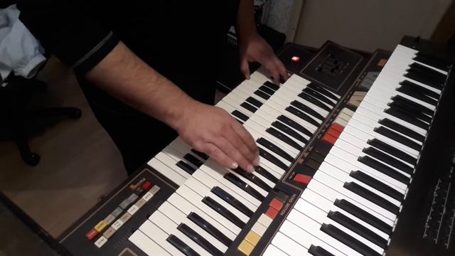 Searching for the Vangelis sound (Farfisa Commander Partner 8) смотреть онлайн