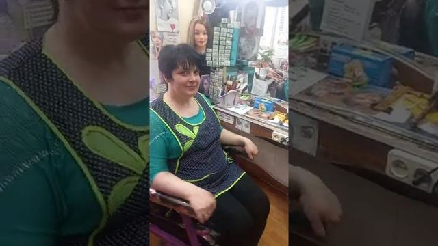 Пстриглись под Асиметрию средней длины.Покрасили волосы в иссиня черный. смотреть онлайн