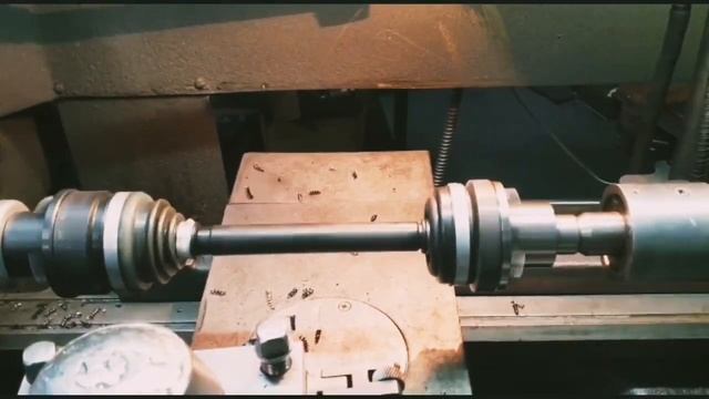 Промежуточный вал, проверяем промвал на шарнирах на стенде. смотреть онлайн