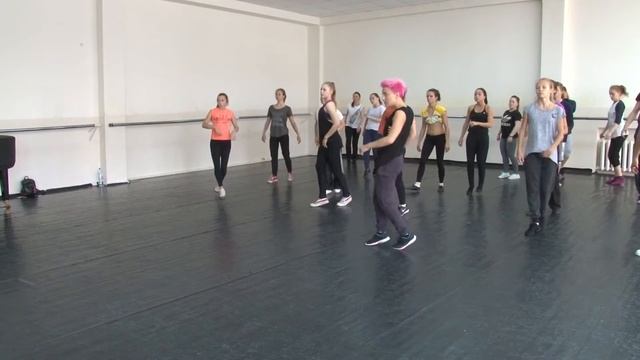 №761 Уличная хореография. Танцевальная зарисовка и связки в стиле Hip-Hop смотреть онлайн