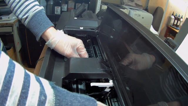 Плоттер HP T120/520/125/525 не удалось распознать бумагу. Ремонт.. смотреть онлайн