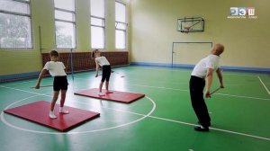 Гимнастика. Висы на низкой перекладине