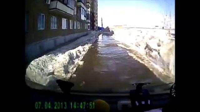 Дворы Барнаула весной 2013 смотреть онлайн