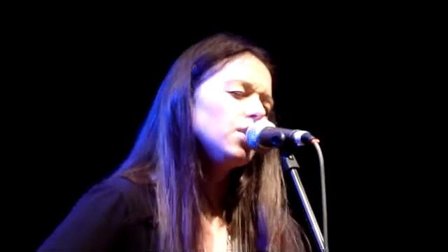 Nicole Maguire - Standing Here Alone - Live @ The Pavilion Cork смотреть онлайн