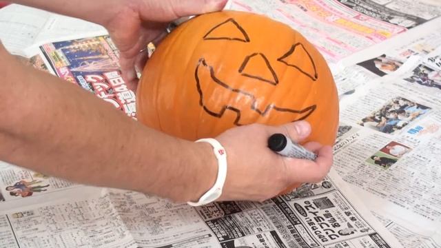 How to make a jack o lantern with Marty Moose смотреть онлайн