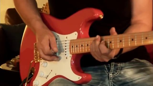 1997 Fender Stratocaster "Hank Marvin Signature" (Crafted in Japan) смотреть онлайн