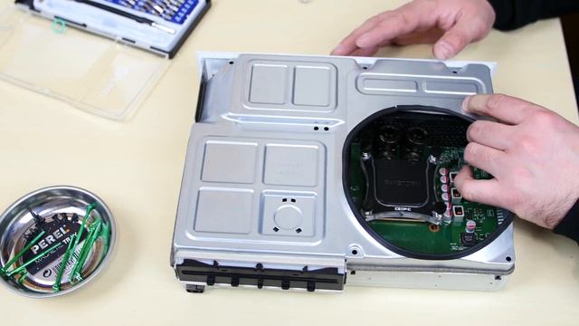 Water Cooled Xbox One S - The Build - Part 4 смотреть онлайн