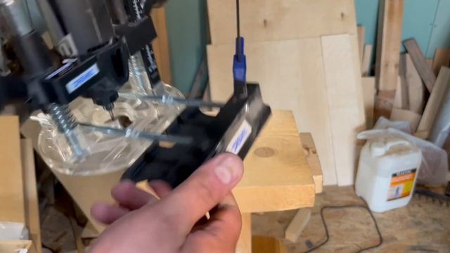 Dremel 4000 против 8220, сравнение, тест сетевого и аккумуляторного гравера