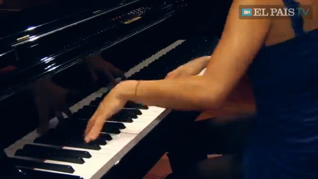 Yuja Wang plays Rachmaninoff Moment Musical No. 4 e-minor смотреть онлайн