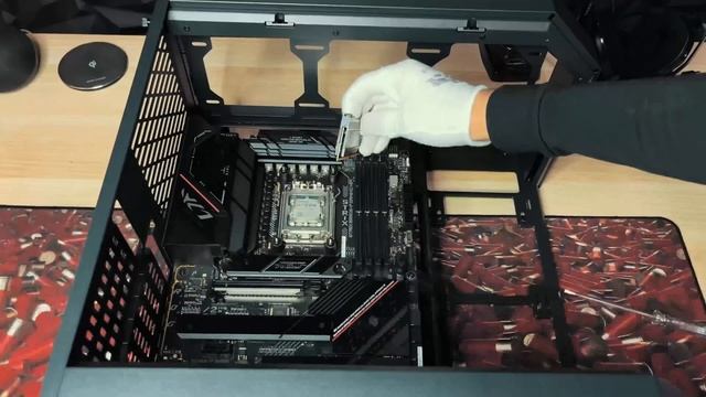 The Masterpiece RTX 4080 Build смотреть онлайн
