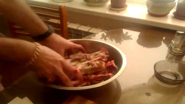 Коптим свинные рёбра. смотреть онлайн