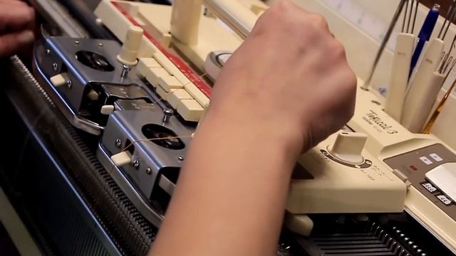 Вязаные детские колготки. // Часть 1. // Машинное вязание. смотреть онлайн